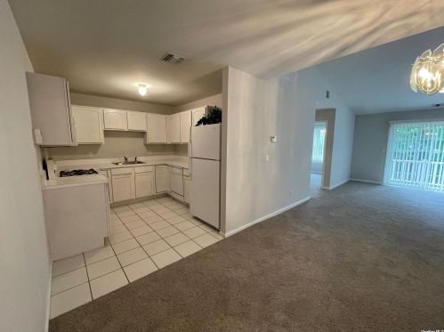 814 Portofino Pl, Huntington Station NY  11747-5211 exterior