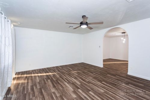 3044 39th Ave, Phoenix AZ 85029-3117 exterior