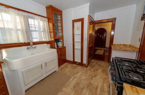 80 Watkins Ave, Middletown NY 10940-4529 exterior