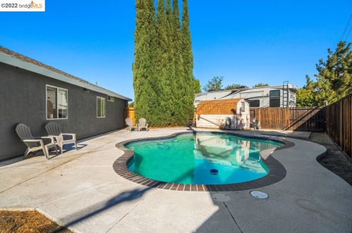 20 Megan Ct, Oakley CA  94561-3956 exterior
