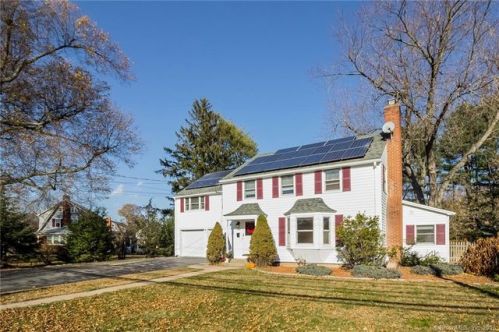 259 Porter St, Manchester, CT 06040-5506