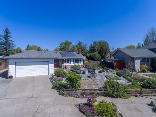 2317 Chapman Ct, Santa Rosa, CA 95403-2373