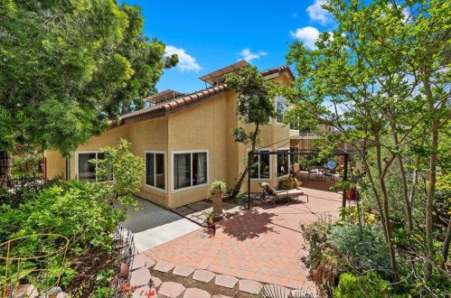 5807 Greens Dr, Riverside CA  92509-7327 exterior