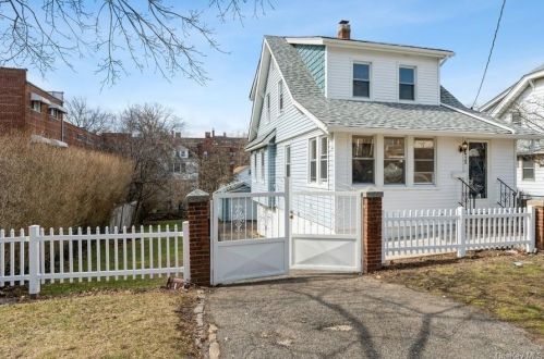 415 Quincy Ave, Bronx, NY 10465-2907