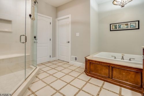 16 Neshanic Dr, East Amwell Township NJ  08551-1844 exterior