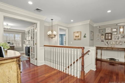 77 Tackora Trl, Ridgefield CT  06877-3028 exterior