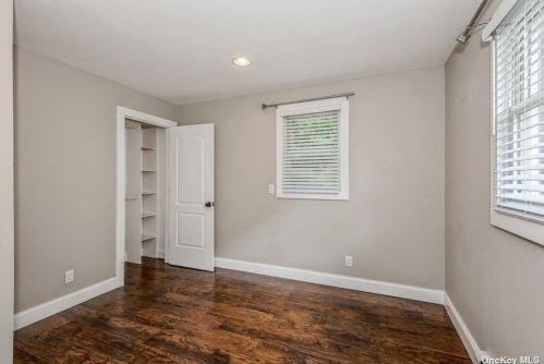 17 Teed St, Huntington Station NY  11746-4331 exterior