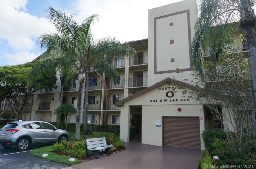 801 141st Ave, Hollywood FL  33027-3590 exterior