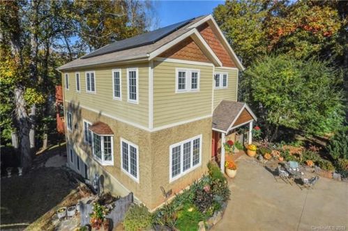 59 Westover Dr, Asheville, NC 28801-1633
