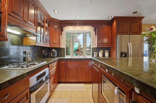 9020 Lismore Dr, Elk Grove CA  95624-2661 exterior