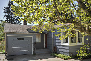 4555 Purdue Ave, Seattle WA  98105-2141 exterior