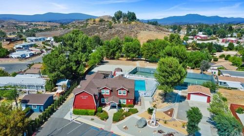 33278 Hidden Holw Dr, Wildomar CA exterior