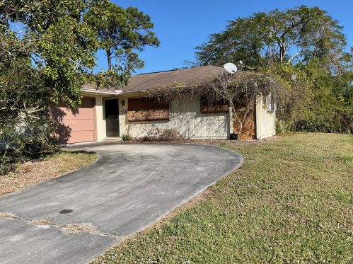 1749 Manth Ln, Fort Pierce, FL 34983-4510