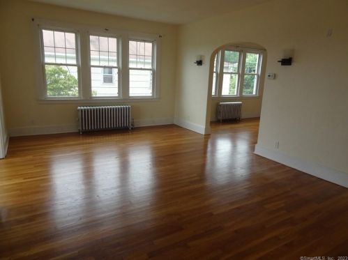 108 Arlington St, Bridgeport, CT 06606-4939