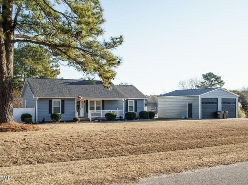 2302 Dunbar Dr, Sanford, NC 27332-6851