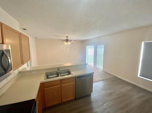 785 Squirrel Ct, Kissimmee FL  34759-4312 exterior