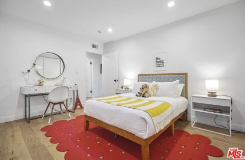 3351 Wrightwood Dr, North Hollywood CA  91604-3939 exterior