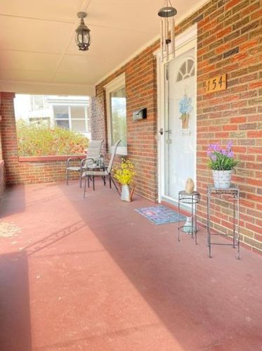 154 Elm Ave, Hermitage, PA 16146-2354