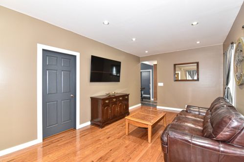 922 75th St, Milwaukee WI 53214-3016 exterior