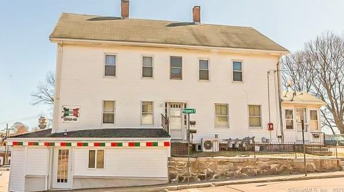 2 Prospect St, Pawcatuck, CT 06379-2218
