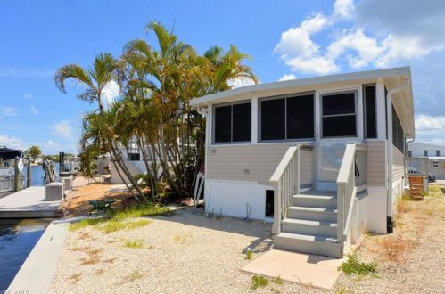 30 Emily Ln, Fort Myers Beach FL  33931-2933 exterior