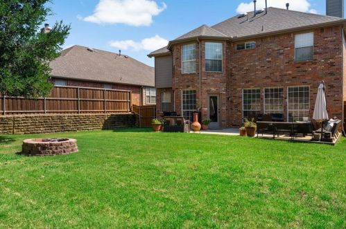 4216 Sharondale Dr, Lewisville TX  75022-0958 exterior