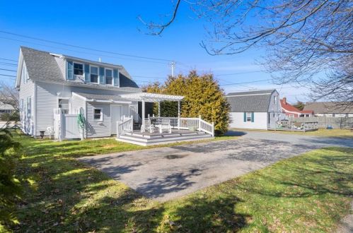 836 Point Judith Rd, South Kingstown RI  02882-5174 exterior