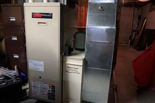 1963 Wood Ln, Green Bay WI  54304-1915 exterior