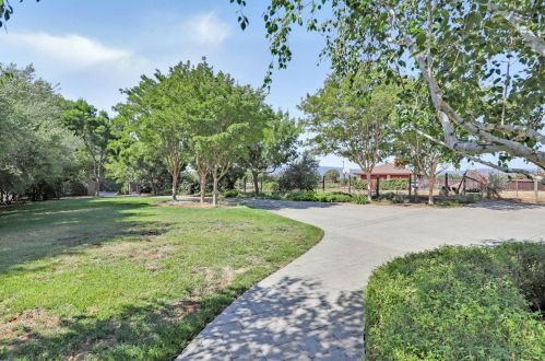 10000 Walter Welsher Ct, Gilroy CA  95020-9704 exterior