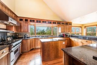 28 Geneva Ct, Hither Plains NY  11954-5259 exterior