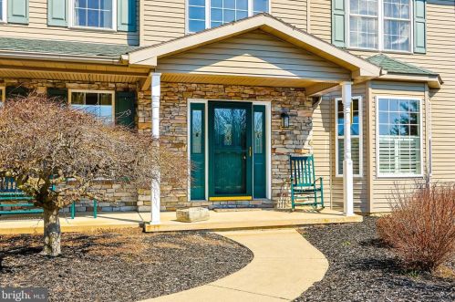 5407 Fells Creek Rd, Schnecksville, PA 18078-2756