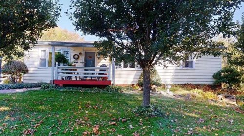 247 Ralston Rd, Slippery Rock, PA 16057-3429