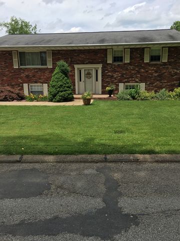 21 Oak Dr, Parkersburg, WV 26104-8138
