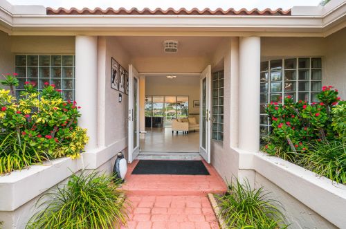 6806 Newport Lk Cir, Boca Raton FL 33496-3004 exterior