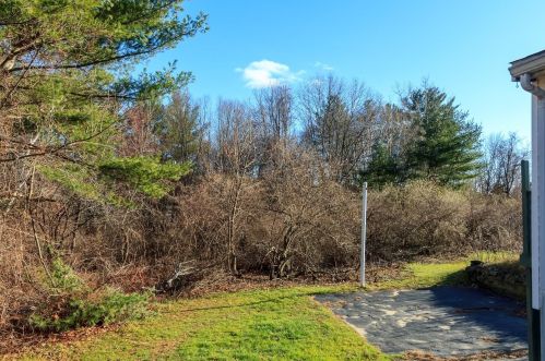 109 Brookdale Rd, Salem NH  03079-2844 exterior