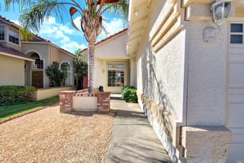 272 Sparrow St, Vacaville CA  95687-7225 exterior