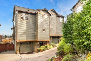 3017 Humes Pl, Seattle, WA 98119-1987