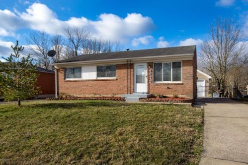 9622 Scarborough Ave, Louisville, KY 40272-2470
