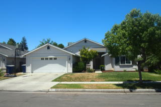 111 Burgan Ave, Fresno, CA 93727-6827