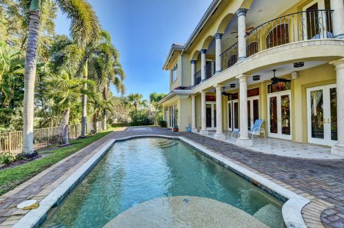 4255 Gleneagles Dr, Boynton Beach FL  33436-4914 exterior