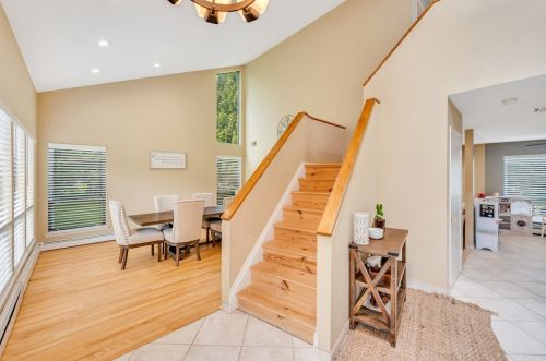 3 Hyanis Ct, Mount Sinai NY  11766-1809 exterior