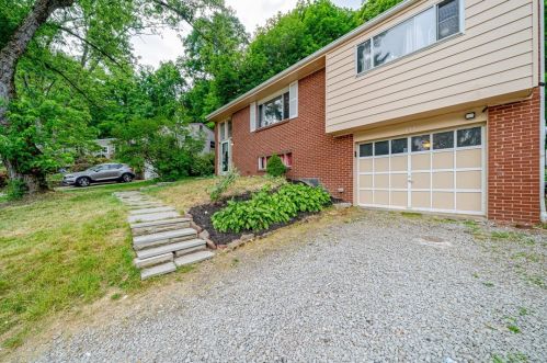 238 Hazel Rd, Pittsburgh, PA 15235-3852