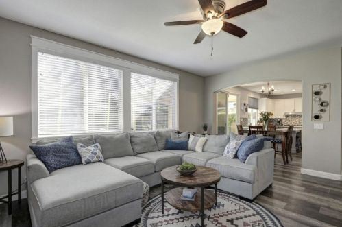 6826 Kilconnell Dr, Elk Grove CA 95758-4489 exterior