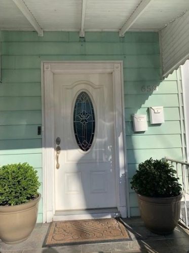 658 Avenue C, Bayonne, NJ 07002-3817