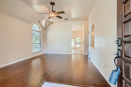 1010 Laurel Cv, Creedmoor, TX 78610-2872