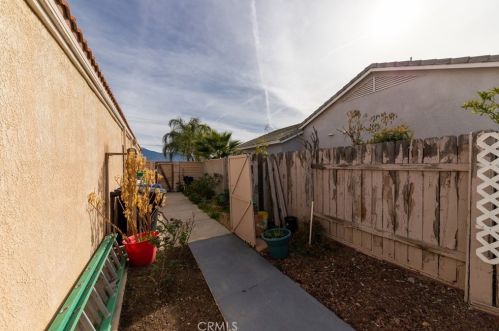 366 Kirby St, San Jacinto CA  92582-6927 exterior
