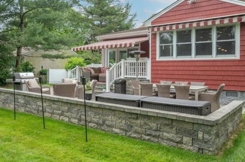 19 Holly Ln, Rye Brook, NY 10573-1018