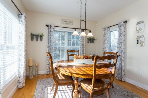 31 Southwoods Rd, Chester NH  03036-4344 exterior
