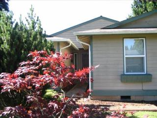 208 Saint Helens Way, Winlock, WA 98596-9775