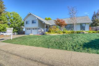 3005 Sunset Hill Rd, Rocklin, CA 95677-1814
